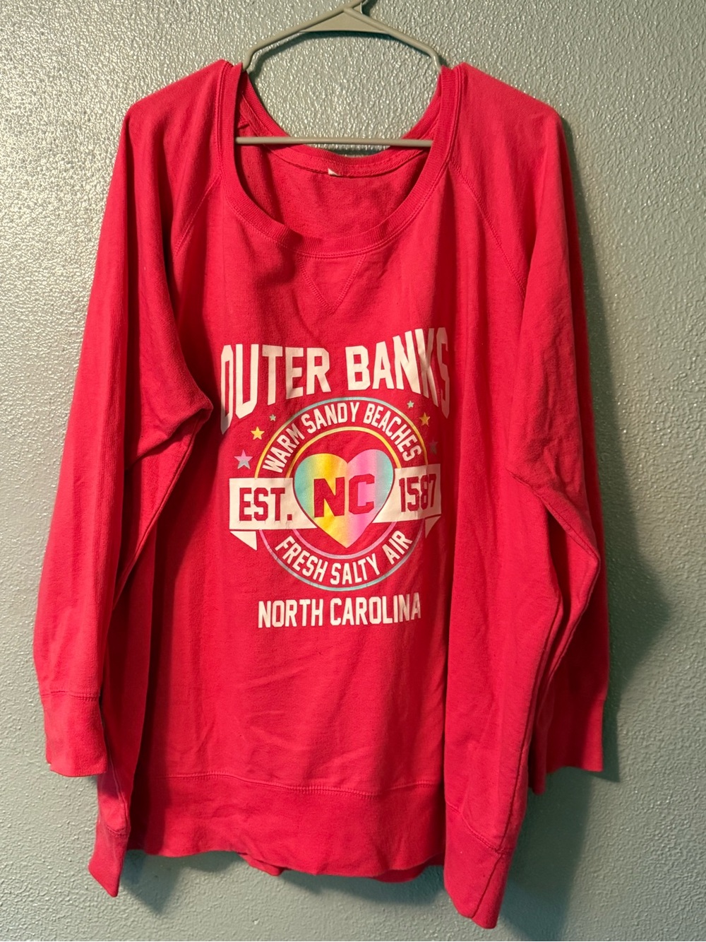 Outer Banks North Carolina Graphic Crewneck Sweatshirt - Pink